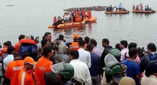 ఐదో రోజు బోటు వెకిలితీత పనులు ప్రారంభం