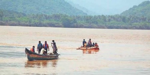 50 అడుగుల లోతులో బోటు: ధర్మాడి సత్యం