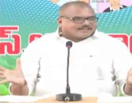 శ్రీనివాస్ రెడ్డి అనే వ్యక్తిని సోదా చేశామని ఐటీ శాఖ ప్రకటించింది : బొత్స 