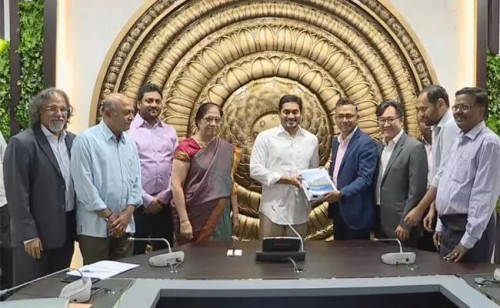 రాజధాని అంశంపై  సీఎం జగన్ కు నివేదిక సమర్పించిన   బోస్టన్ కన్సల్టింగ్