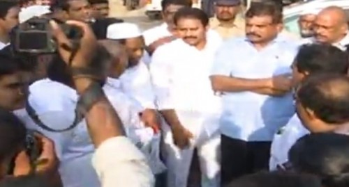 గుంటూరులో మంత్రులు బొత్స, మోపిదేవికి చేదు అనుభవం