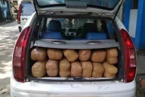 ఎన్‌జీపాలెంలో కారు బీభత్సం