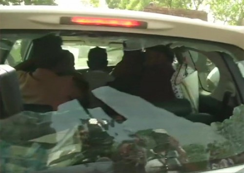 పశ్చిమబెంగాల్‌లో కేంద్ర మంత్రి కారుపై దాడి