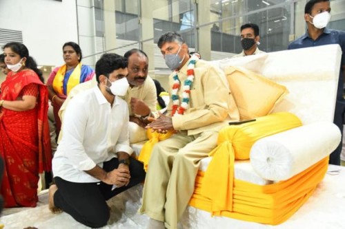 మంగళగిరిలో చంద్రబాబు దీక్ష