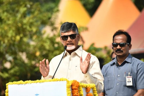 నాకూ పైలట్‌ కావాలనుంది: చంద్రబాబు