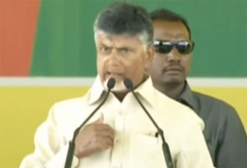 హైదరాబాద్ ను అమరావతి మించిపోతుంద‌ని కేసీఆర్ కుళ్లుకున్నాడు : చంద్రబాబు