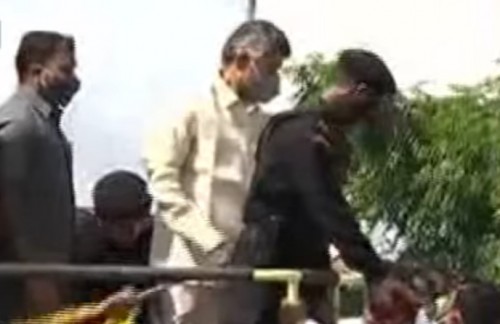 కడపలో చంద్రబాబుకు ఘన స్వాగతం పలికిన టీడీపీ శ్రేణులు 