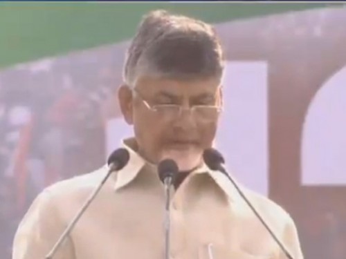 రాజ్యాంగ స్ఫూర్తికి మోడీ తూట్లు: చంద్రబాబు