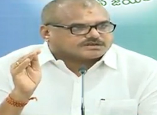 ప్రజల మధ్య చిచ్చు పెడుతున్న చంద్రబాబు : బొత్స