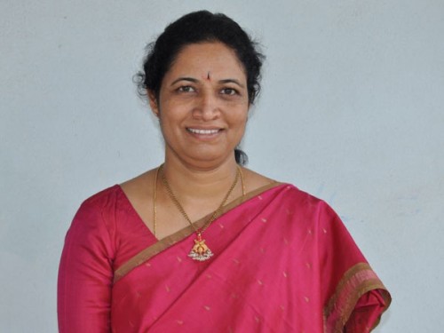 జై జగన్ అంటూ నోరు జారిన చరితా రెడ్డి