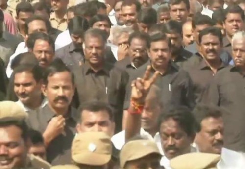 శాంతియుత ప్రదర్శన నిర్వహించిన సిఎం, డిప్యూటీ సిఎం 