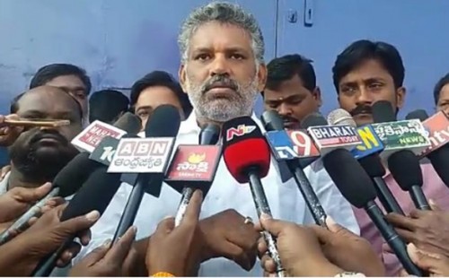 పోలీస్ అధికారులు తీరును మార్చుకోవాలి:  చెవిరెడ్డి భాస్కర్ రెడ్డి