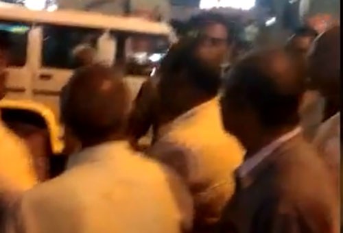 వ్యాపారి అరెస్టుతో చీరాలలో ఉద్రిక్తత..