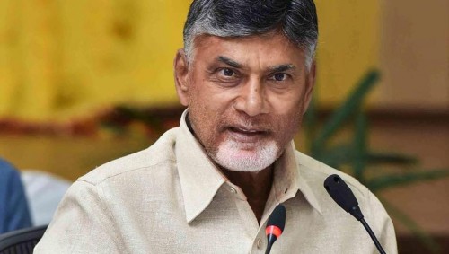ఎన్టీఆర్ విగ్రహానికి నివాళులర్పించిన చంద్రబాబు