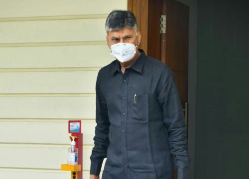 నల్లచొక్కాలతో చంద్రబాబు