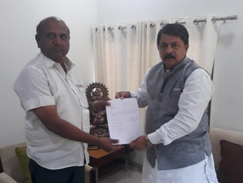 జామ్‌నగర్‌ కాంగ్రెస్‌ ఎమ్మల్యే రాజీనామా 