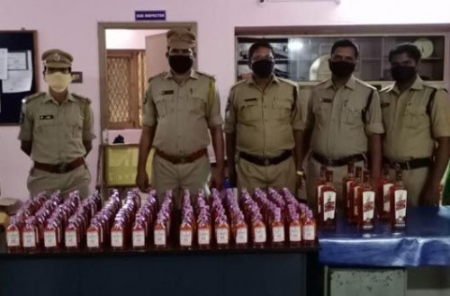 కొరియర్ ద్వారా మద్యం అక్రమ రవాణా