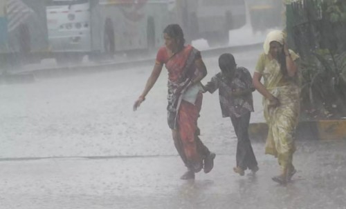  కోస్తాంధ్ర పరిసరాల్లో ఏర్పడిన ఉపరితల ఆవర్తనం