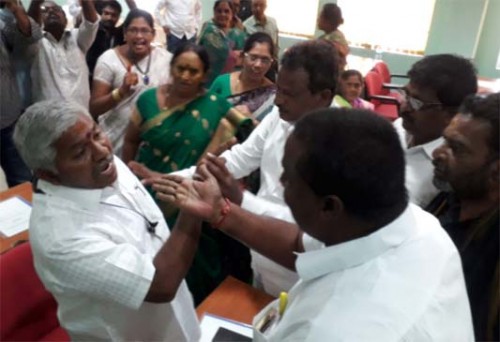 విజయనగరంలో కౌన్సిల్ సభ రసాబస