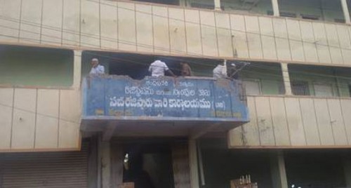 రిజిస్ట్రార్‌ ఆఫీసుల్లో..అవినీతి రాజ్యం... ప్రతి పనికీ ఓ రేటు