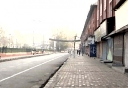 బంద్ తో స్తంభించిన జనజీవనం