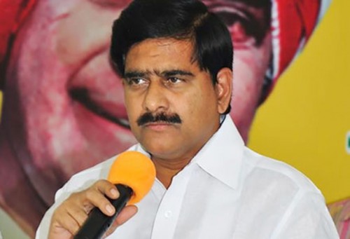 కేసీఆర్‌ను ప్రజలు నమ్మరు: దేవినేని ఉమ