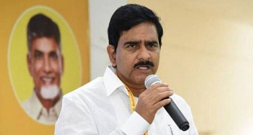 కనకదుర్గమ్మను దర్శించిన మాజీ మంత్రి దేవినేని ఉమ