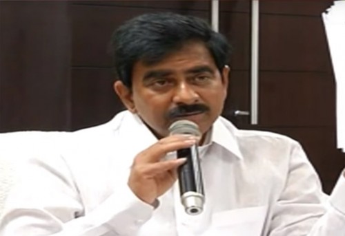 వైసీపీ, టీఆర్‌ఎస్‌ జోడీకి ఏపీ ప్రజలు కంబైన్డ్‌ గిఫ్ట్‌ 