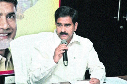 అవకాశవాద రాజకీయాల కోసమే పార్టీ మార్పు : దేవినేని