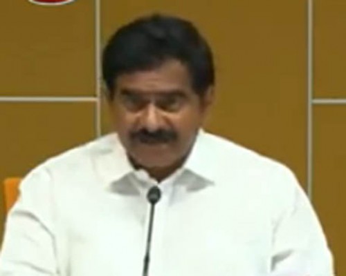 పేదల భూములు లాక్కుంటున్న ప్రభుత్వం : దేవినేని ఉమ