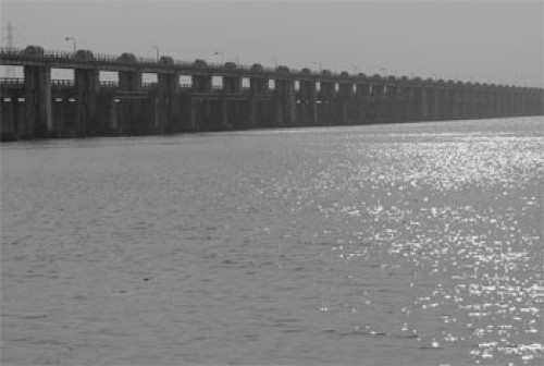  ధవళేశ్వరం బ్యారేజ్ నీటిమట్టం వద్ద  హెచ్చరిక