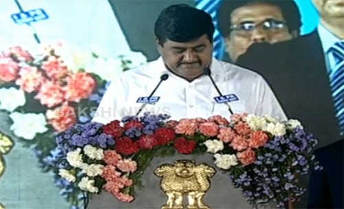 ఏపీ కొత్త మంత్రిగా తొలుత ప్రమాణ స్వీకారం చేసిన ధర్మాన