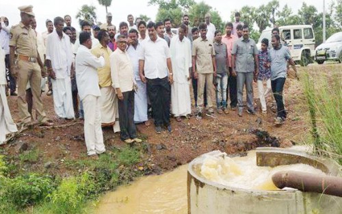 ఎత్తిపోతల పథకాలను పరిశీలించిన మంత్రి ధర్మాన కృష్ణదాస్‌