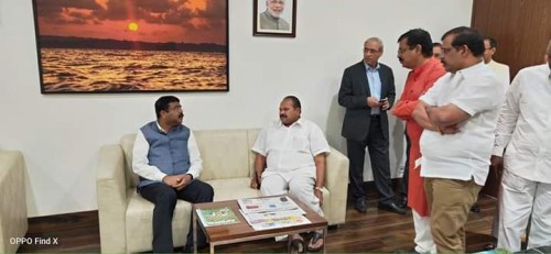 గన్నవరం విమానాశ్రయానికి చేరుకున్న ధర్మేంద్ర ప్రధాన్