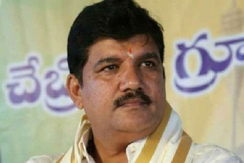 టీడీపీ సీనియర్ నేత ధూళిపాళ్ల నరేంద్ర అరెస్ట్