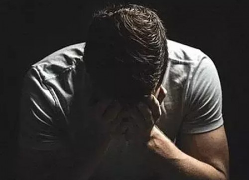 నెల్లూరు జిల్లా ఆత్మకూరు ప్రభుత్వాస్పత్రి వద్ద కలకలం