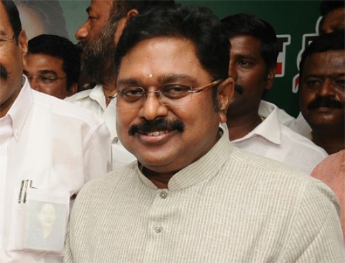 పరప్పన్‌ జైల్లో మేనత్త శశికళతో టీటీవీ దినకరన్‌ భేటీ