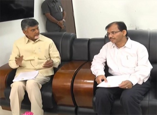 ఆంధ్రప్రదేశ్‌ ఎన్నికల ప్రధానాధికారి ద్వివేదీతో చంద్రబాబు భేటీ 