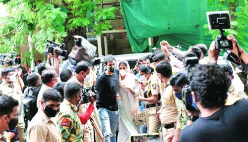 రియా సోద‌రుడికి డ్ర‌గ్స్ స‌ర‌ఫ‌రా