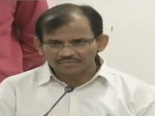 ఎన్నికల సంఘానికి రాజకీయాలు అపాదించొద్దు : ద్వివేది