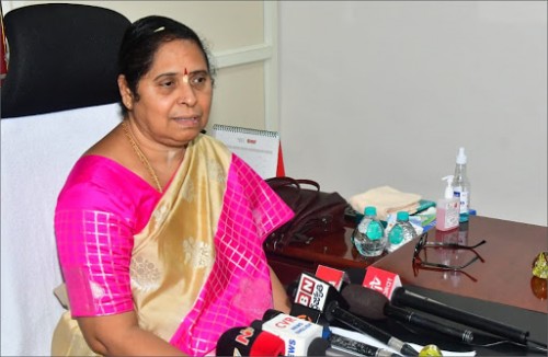 దుర్గగుడి దర్శన వేళలు పెంపు : ఈవో భ్రమరాంబ