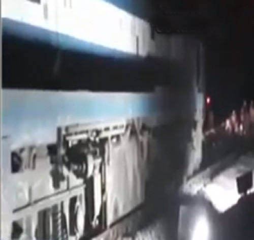 పట్టాలు తప్పిన వెంకటాద్రి ఎక్స్‌ప్రెస్‌