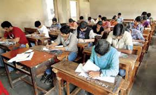 రాష్ట్ర వ్యాప్తంగా కొనసాగుతున్న ఎస్‌ఐ ప్రాథమిక రాత పరీక్ష