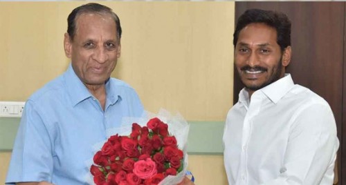 హైదరాబాద్‌లో గవర్నర్‌ను కలిసిన జగన్‌