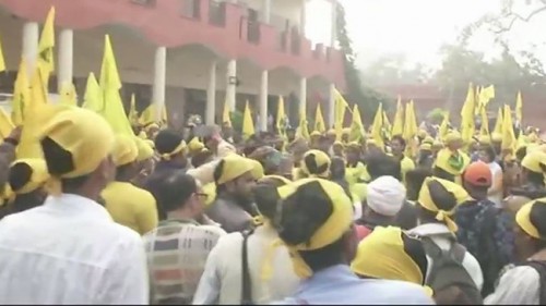 హస్తినలో రైతుల నిరసన