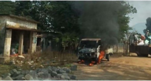 వాహనాన్ని తగలబెట్టిన మావోలు