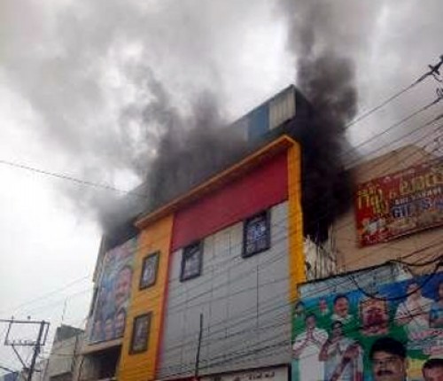 ఎస్వి ఎన్ లేక్ ప్యాలెస్ లో అగ్నిప్రమాదం