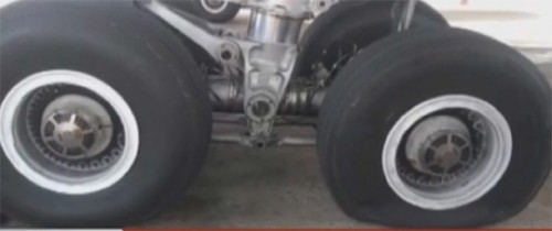 ల్యాండింగ్ సమయంలో పేలిన విమానం టైరు