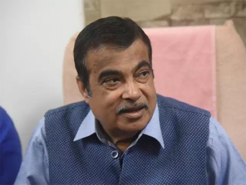 నాగపూర్ లో గడ్కరి ముందంజ