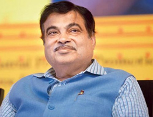 గన్నవరం చేరుకున్న కేంద్ర మంత్రి నితిన్ గడ్కరీ
